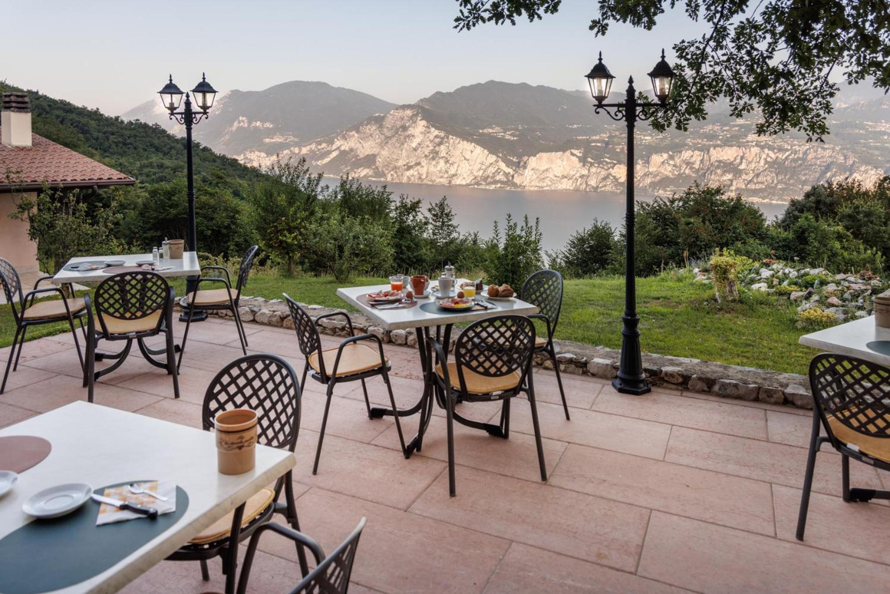 Agriturismo San Maggiore มัลเชซิเน ภายนอก รูปภาพ